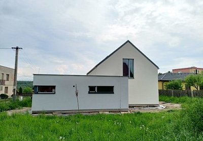 Průběh realizace zateplení fasády rodinného domu v Hrabyni